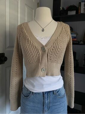 Abercrombie & Fitch Cropped V-Neck Cardigan - Tan